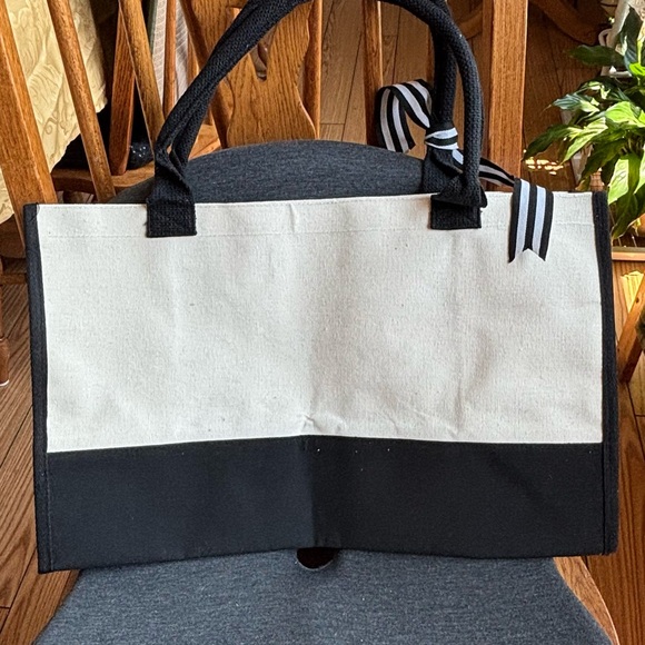 Jodea’s Bundle. Please only @jodea161 buy. Disney Winnie the Pooh n Racoon bags - Picture 5 of 6